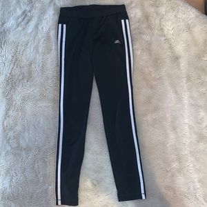Adidas leggings whit white stripes